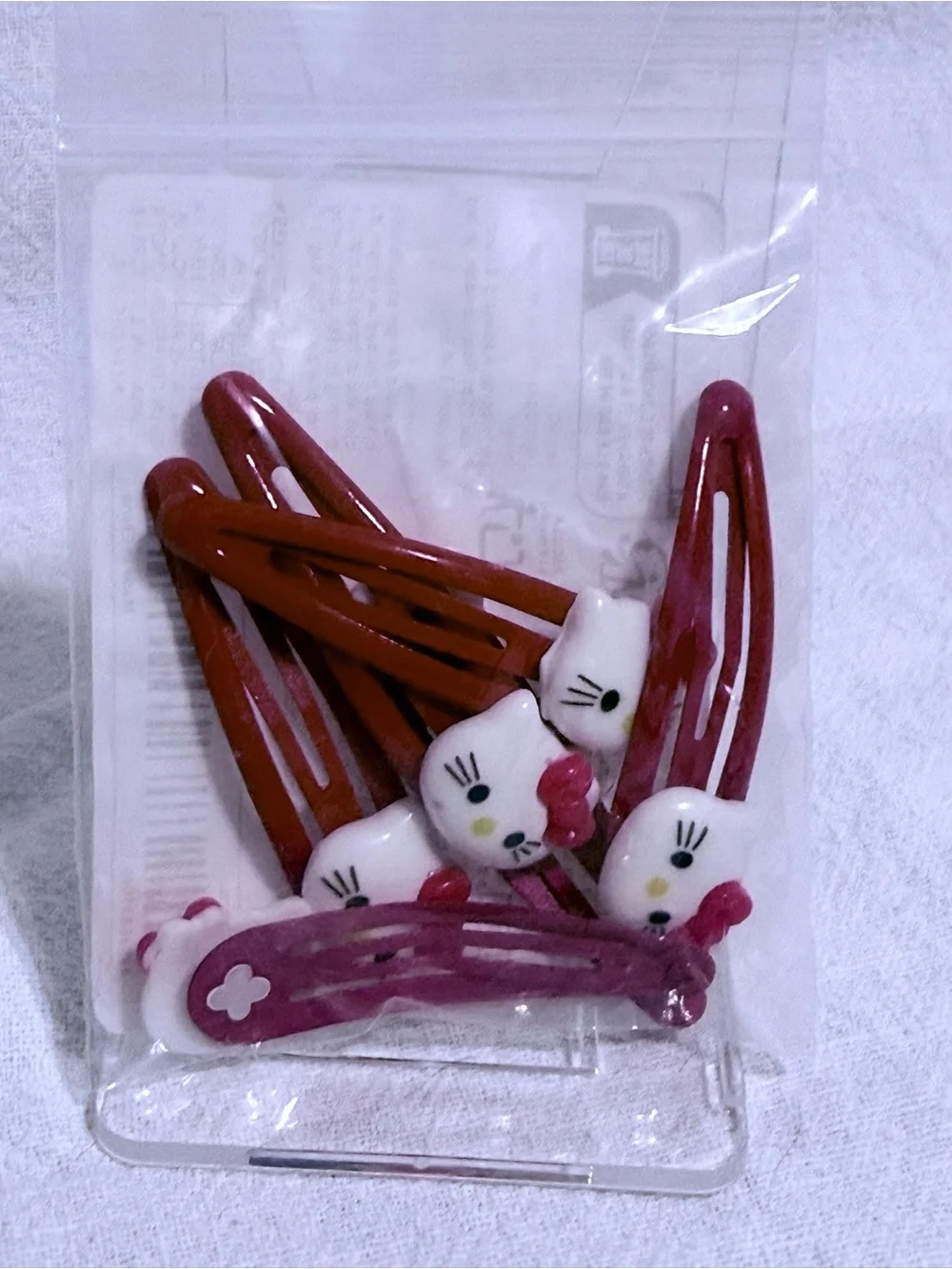 NWT-Sanrio Hello Kitty 6-Piece Red Metal Hair Clips Set